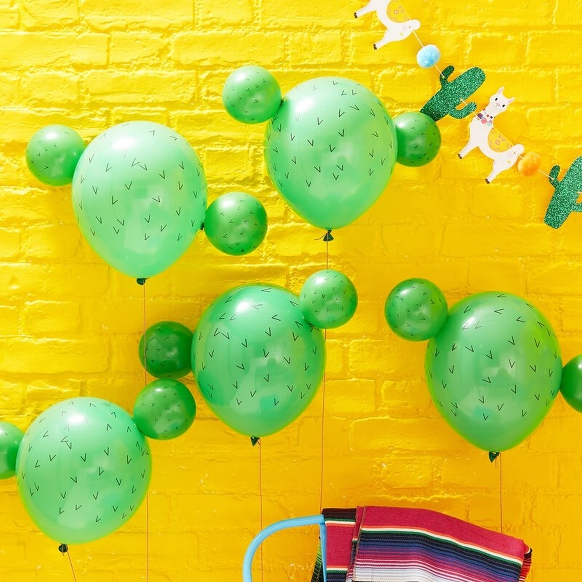 Mexiko Party 5 Kaktus Ballons mit Pompoms Ø 30cm