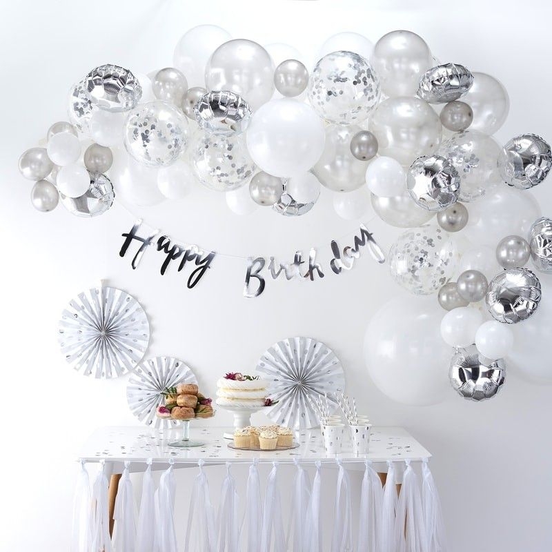 DIY Ballongirlande zum selberbauen - Silber & Weiß