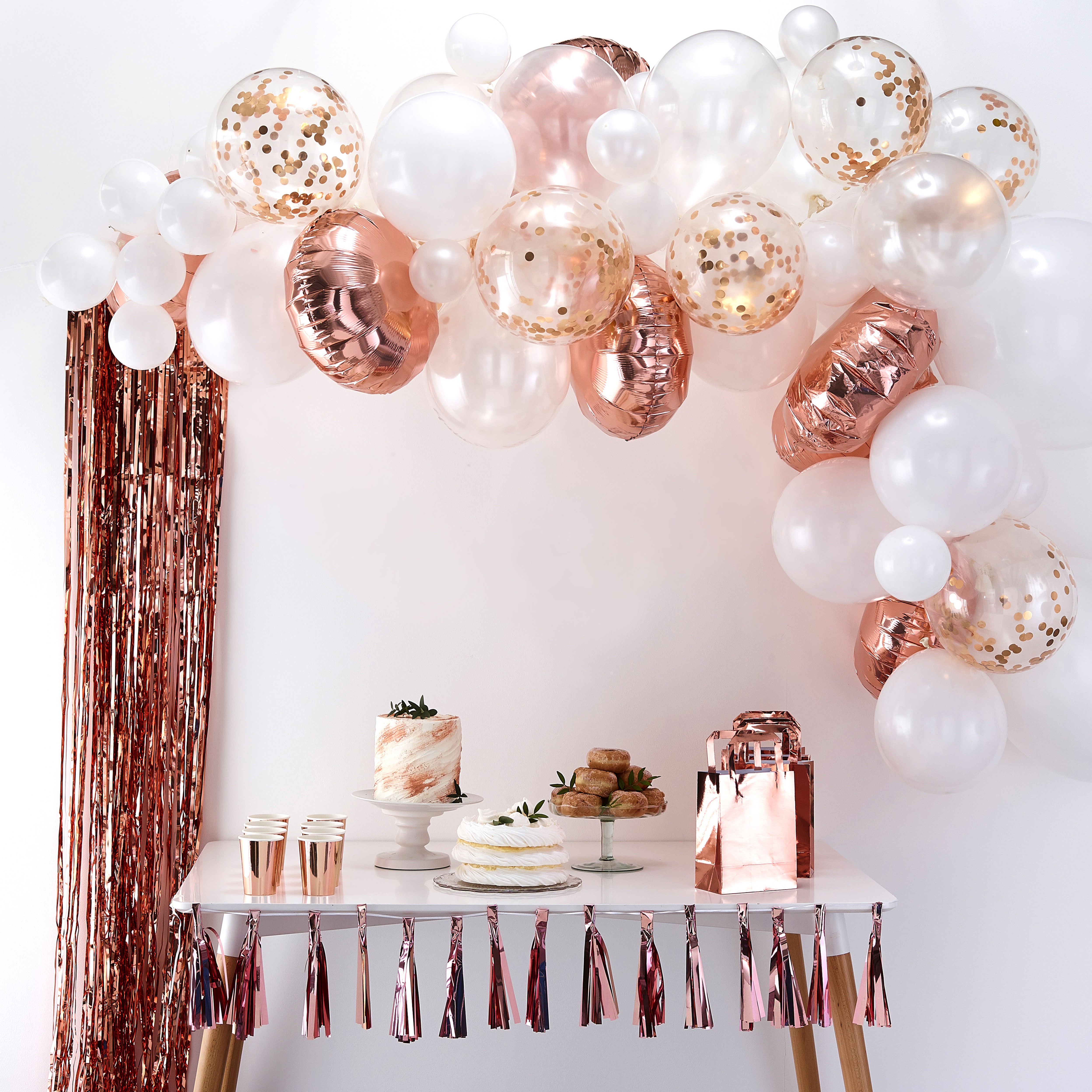 DIY Ballongirlande zum selberbauen -Roségold/Weiß