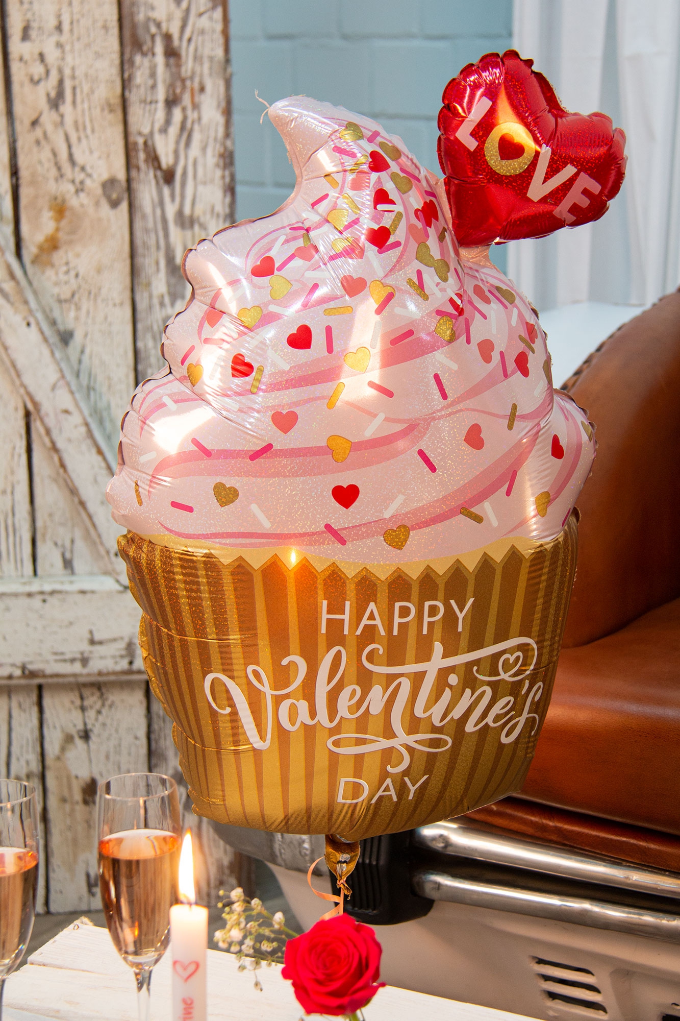 Folienballon Valentine "Golden Cupcake" 152cm