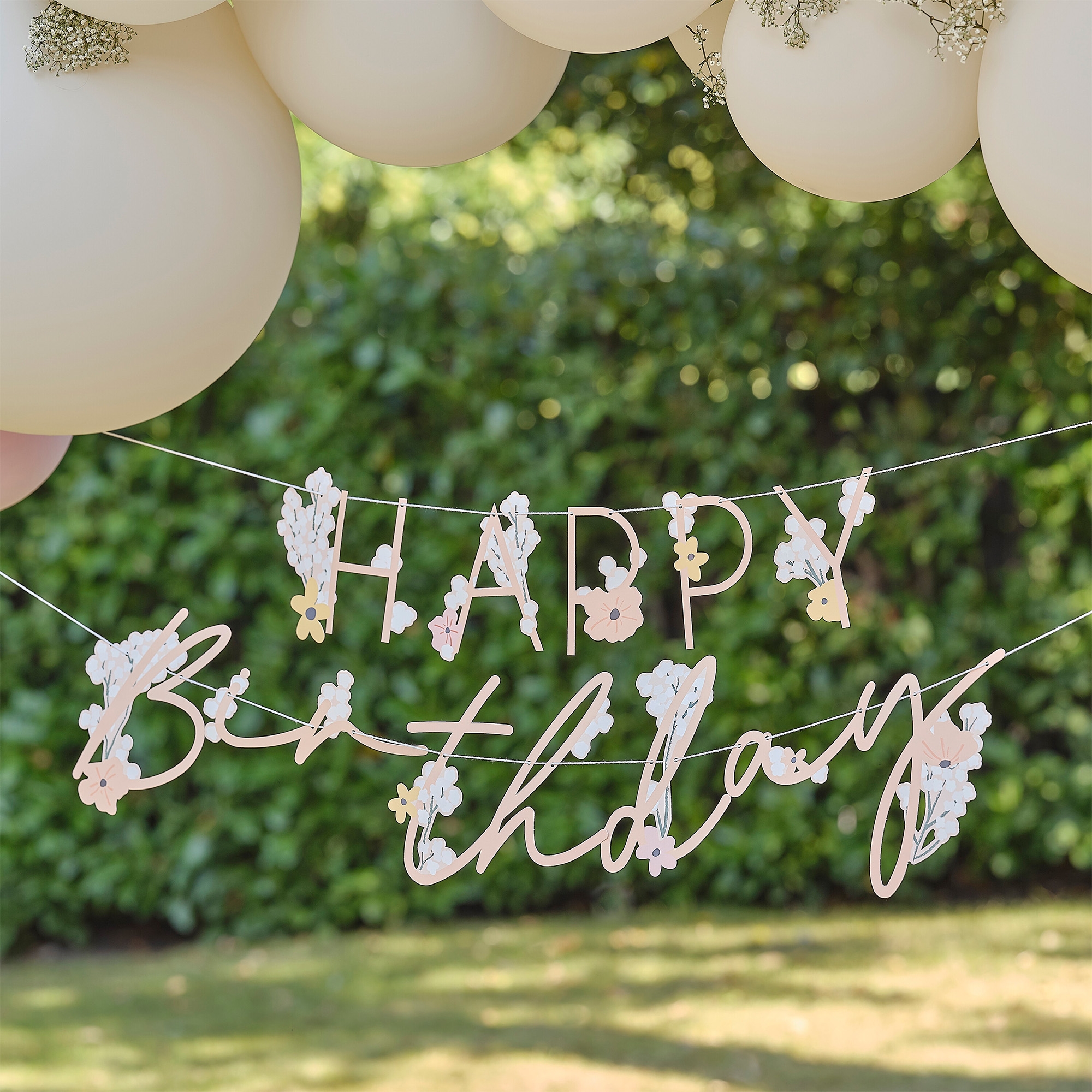 Girlande "Happy Birthday" mit Blumenmuster